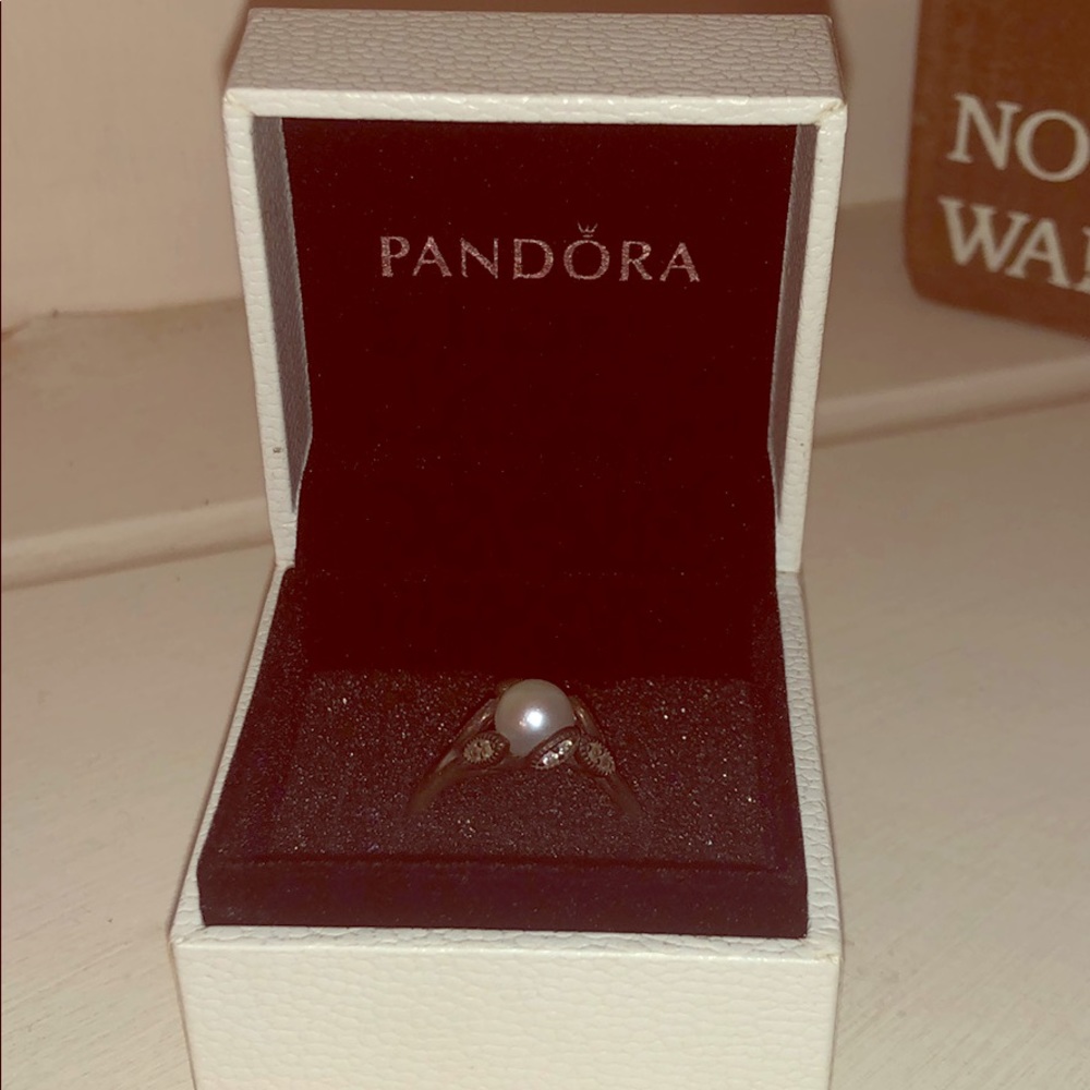 Pearl pandora ring with box